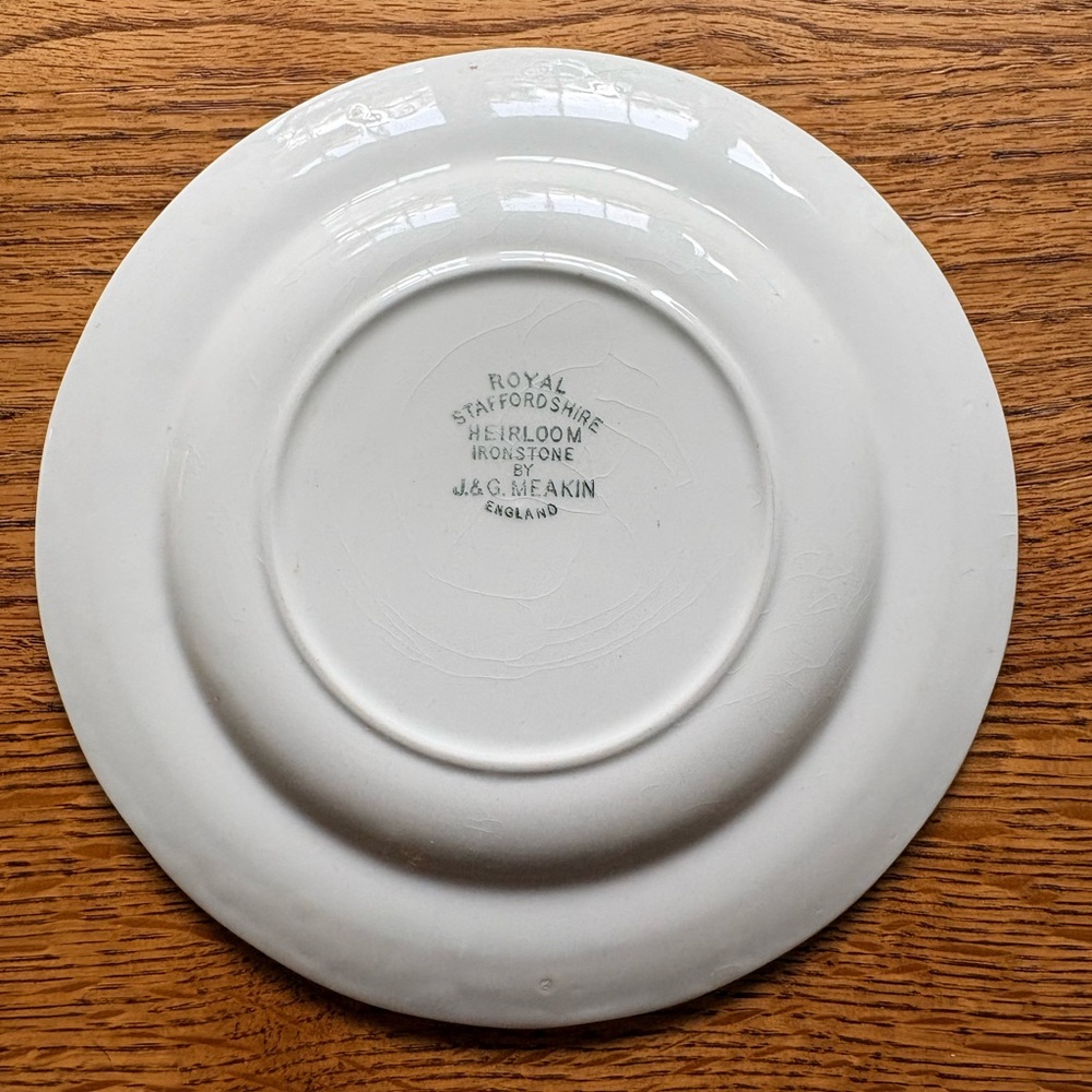 J&G Meakin Royal Staffordshire Heirloom Ironstone white ONE Plate ~7 in- CRAZING - Picture 4 of 7